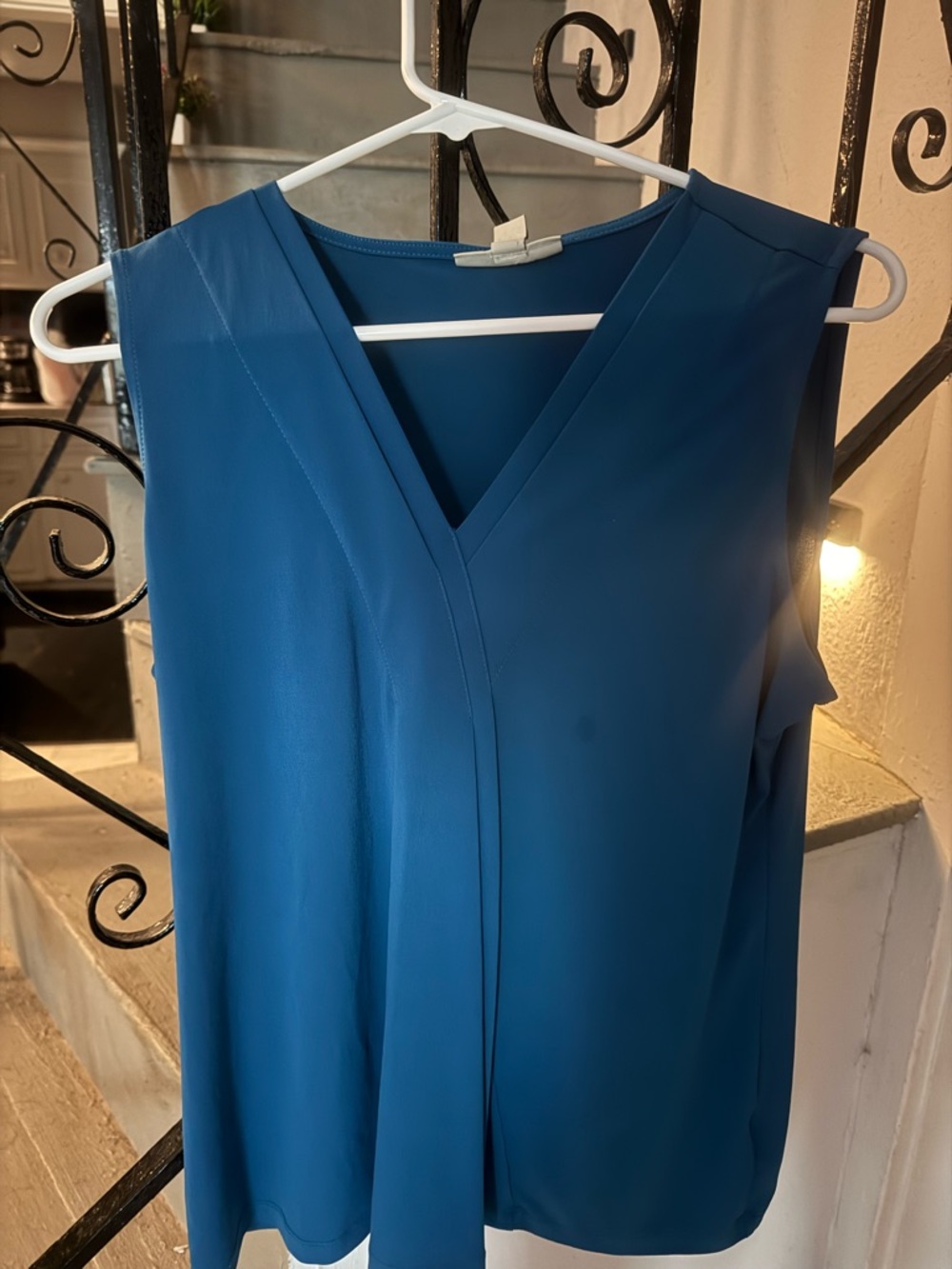 Dana Buchman Sleeveless Teal Blue V-Neck Blouse